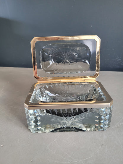 Boîte à bijoux ancienne en verre ciselé- Ref 897