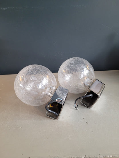 Paire d'appliques vintage en métal chromé et globes en verre bullé - Ref 893