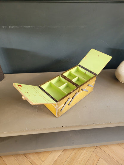 Travailleuse en bois vintage - Boîte à couture- Ref 814