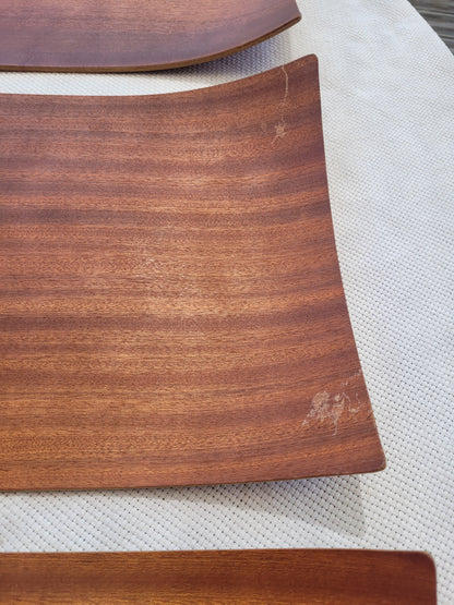 Assiettes de présentation en teck courbé- Lot de 7 - Ref 356