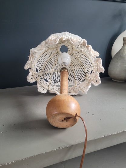 Lampe de chevet avec abat-jour en crochet - Ref 677