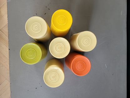 Lot de 7 gobelets en plastique Tupperware - Ref 582