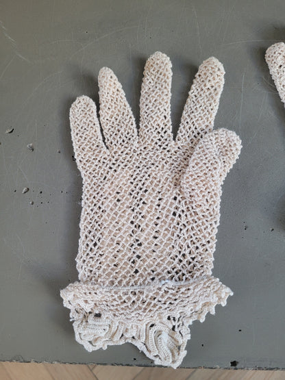 Paire de gants en dentelle crème- Ref 777
