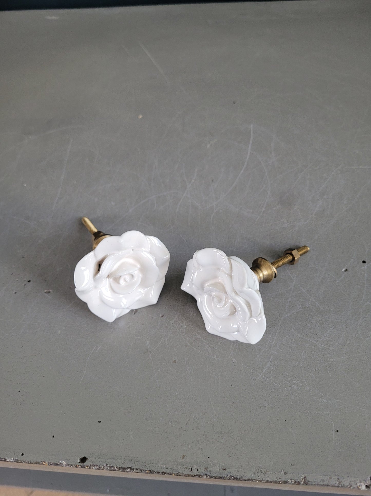 Paire de boutons de meubles en porcelaine- Ref 531