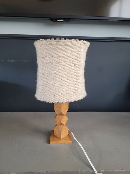 Lampe à poser vintage pied bois et abat-jour laine - 743
