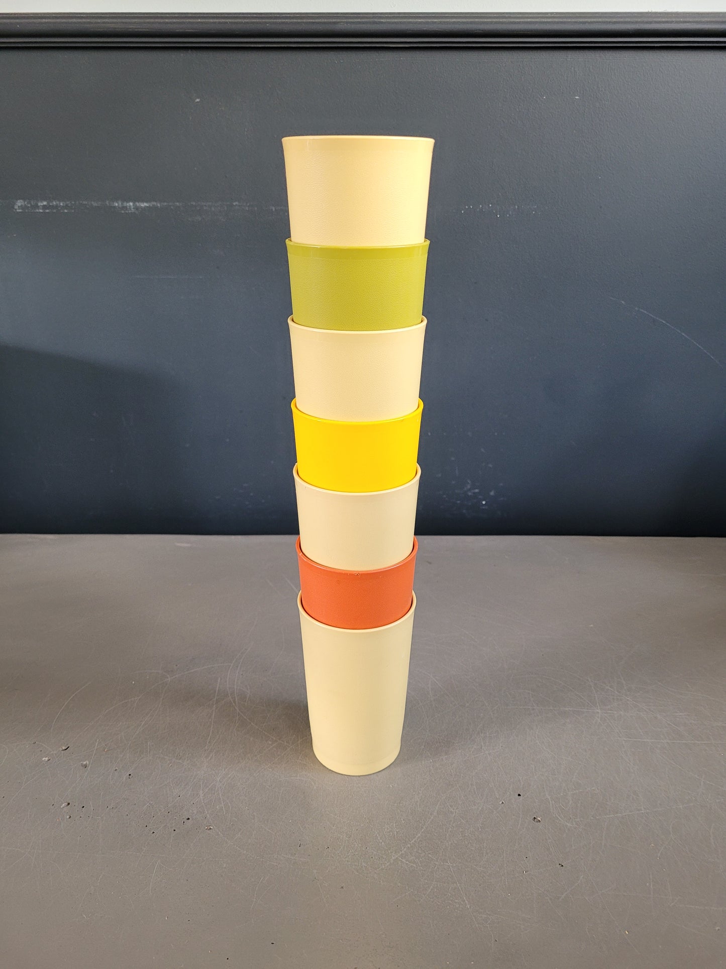 Lot de 7 gobelets en plastique Tupperware - Ref 582