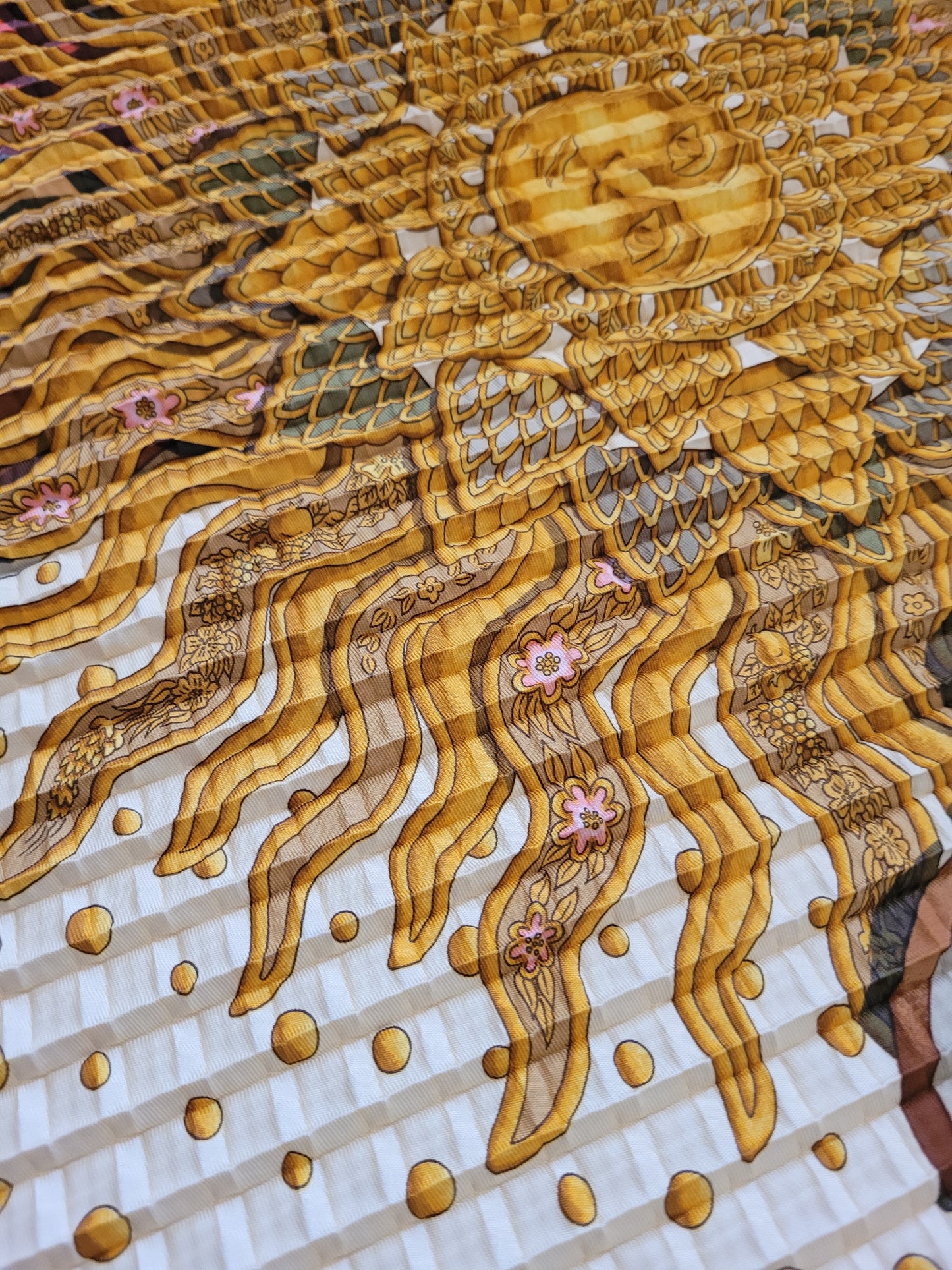 Carré plissé Hermès Gloria Soli par J. Metz - Ref 907