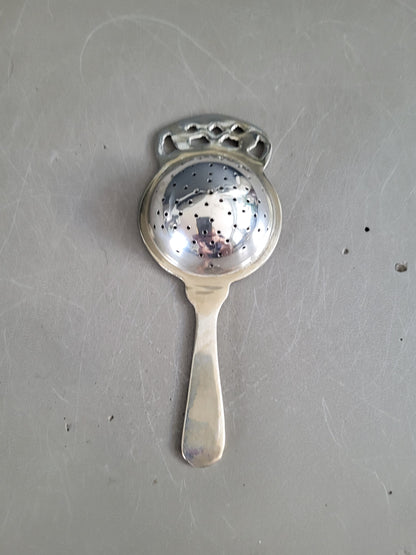 Passe-thé, infuseur en métal argenté- Ref 454