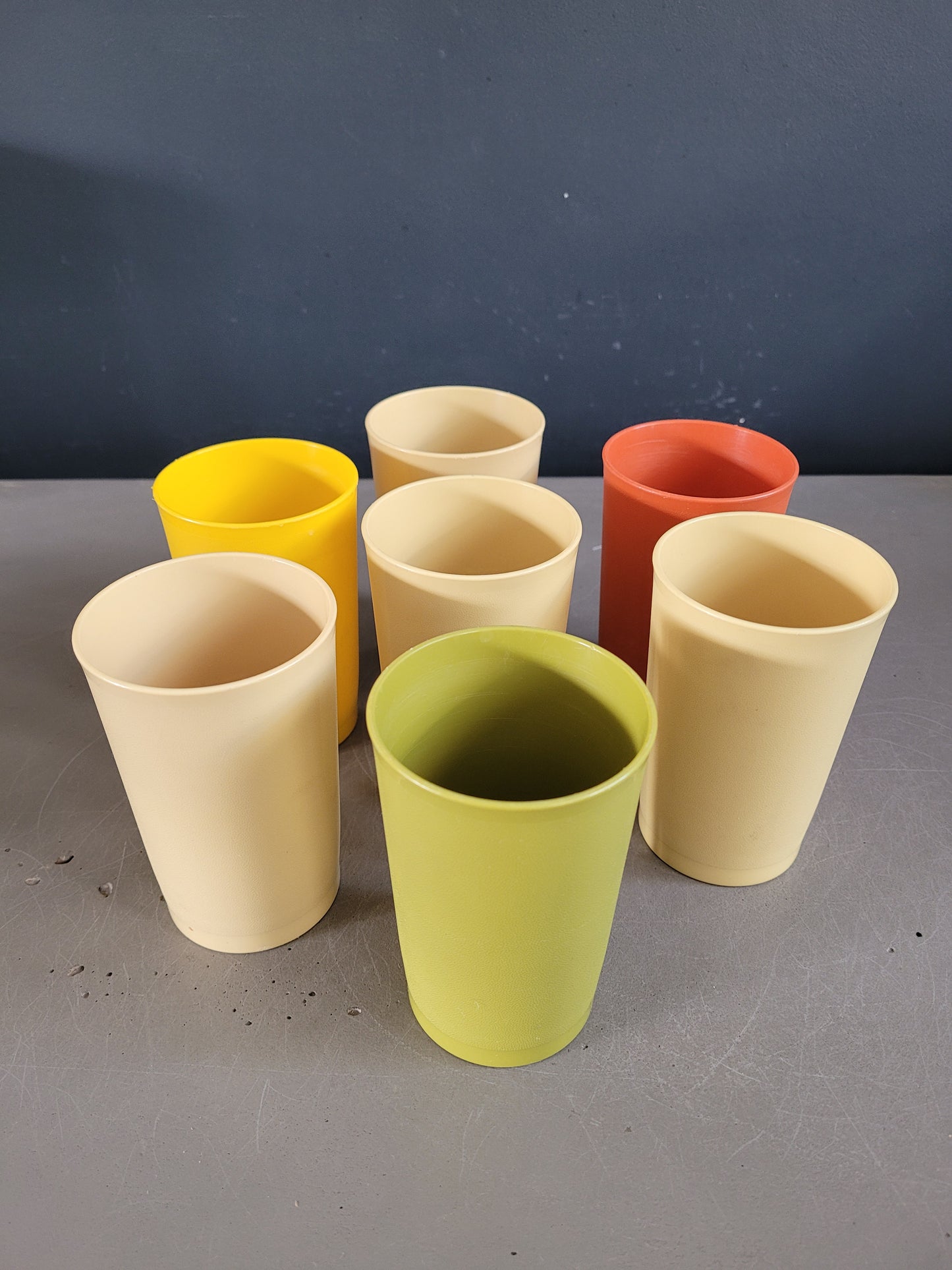 Lot de 7 gobelets en plastique Tupperware - Ref 582