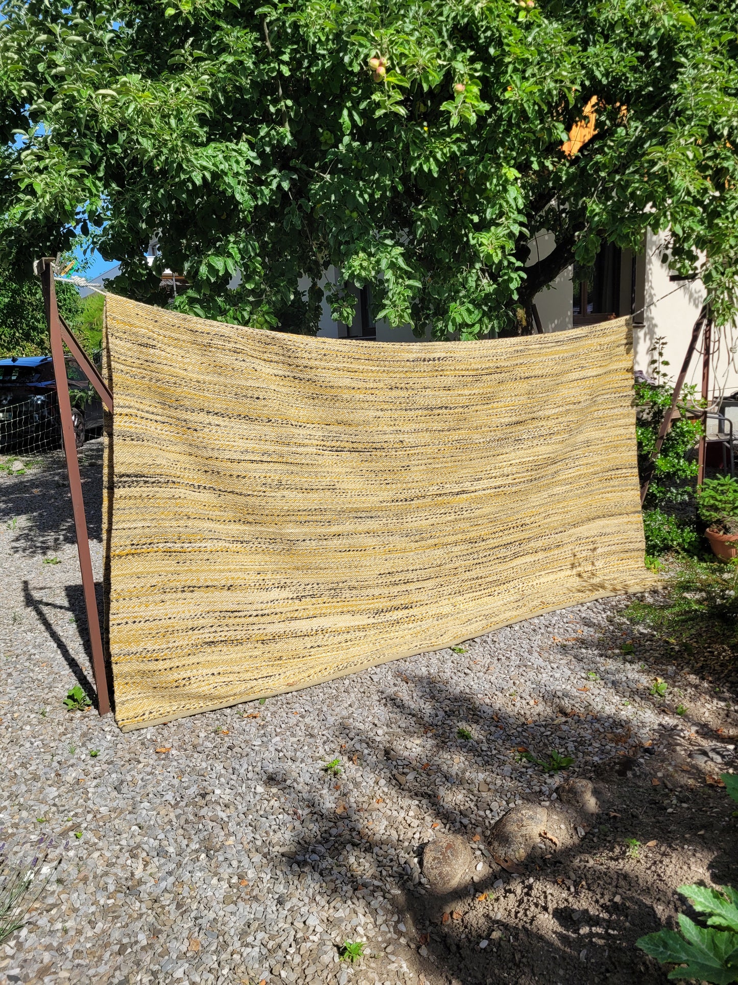 Tapis en laine tissé vintage 350x315 - Ref 1048