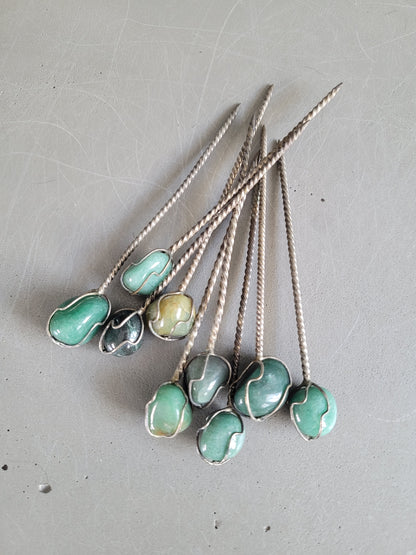 Lot de 9 piques à apéritif en métal et pierres semi-precieuses - Ref 398