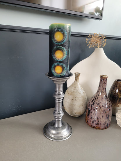 Paire de bougeoirs liturgiques en étain gravés et poinconnés - Ref 482