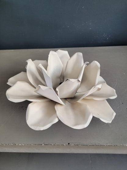 Plafonnier ou applique fleur en métal peint - Ref 908