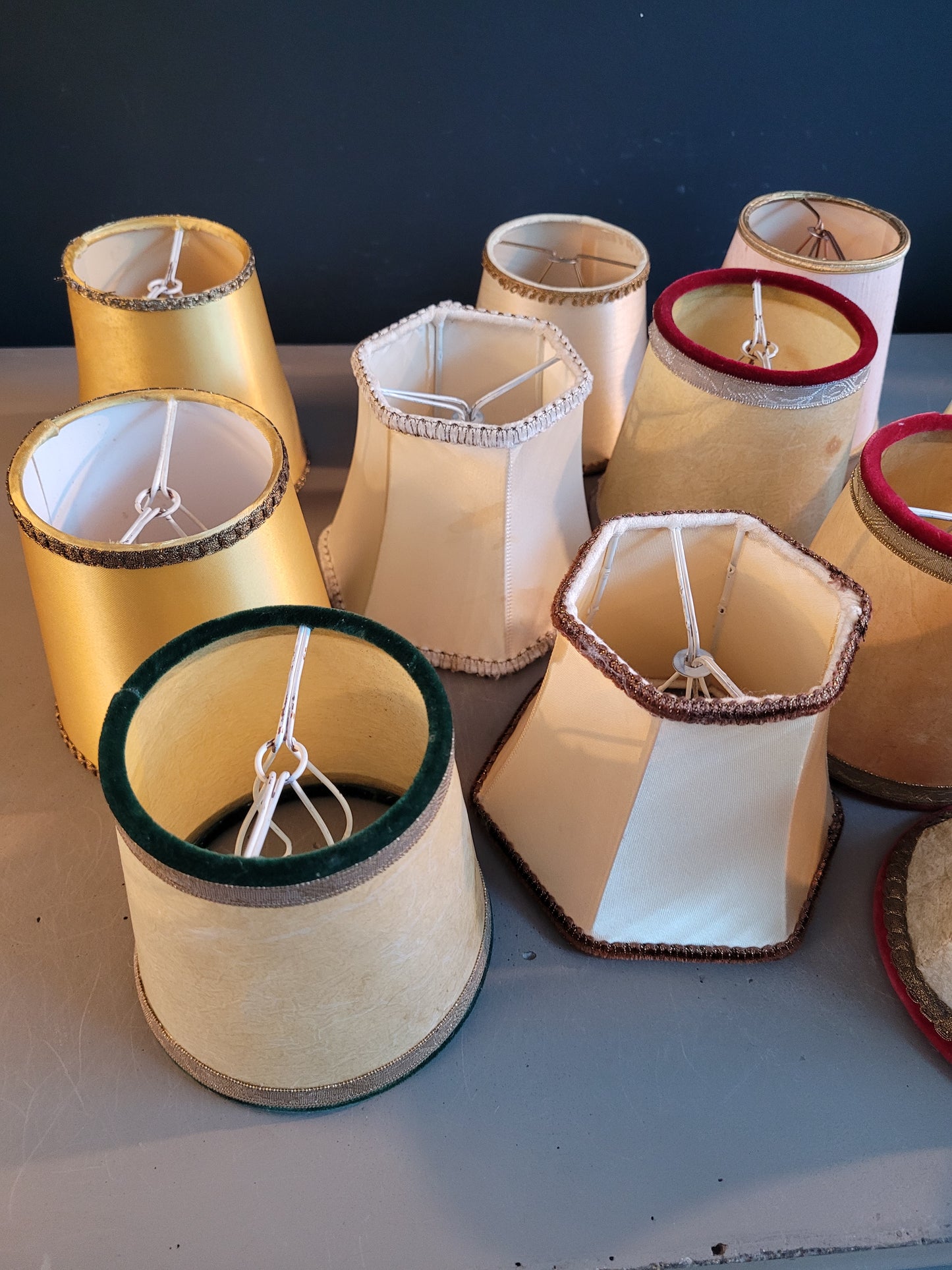 Lot de 13 abat-jour à pince anciens - Ref 670