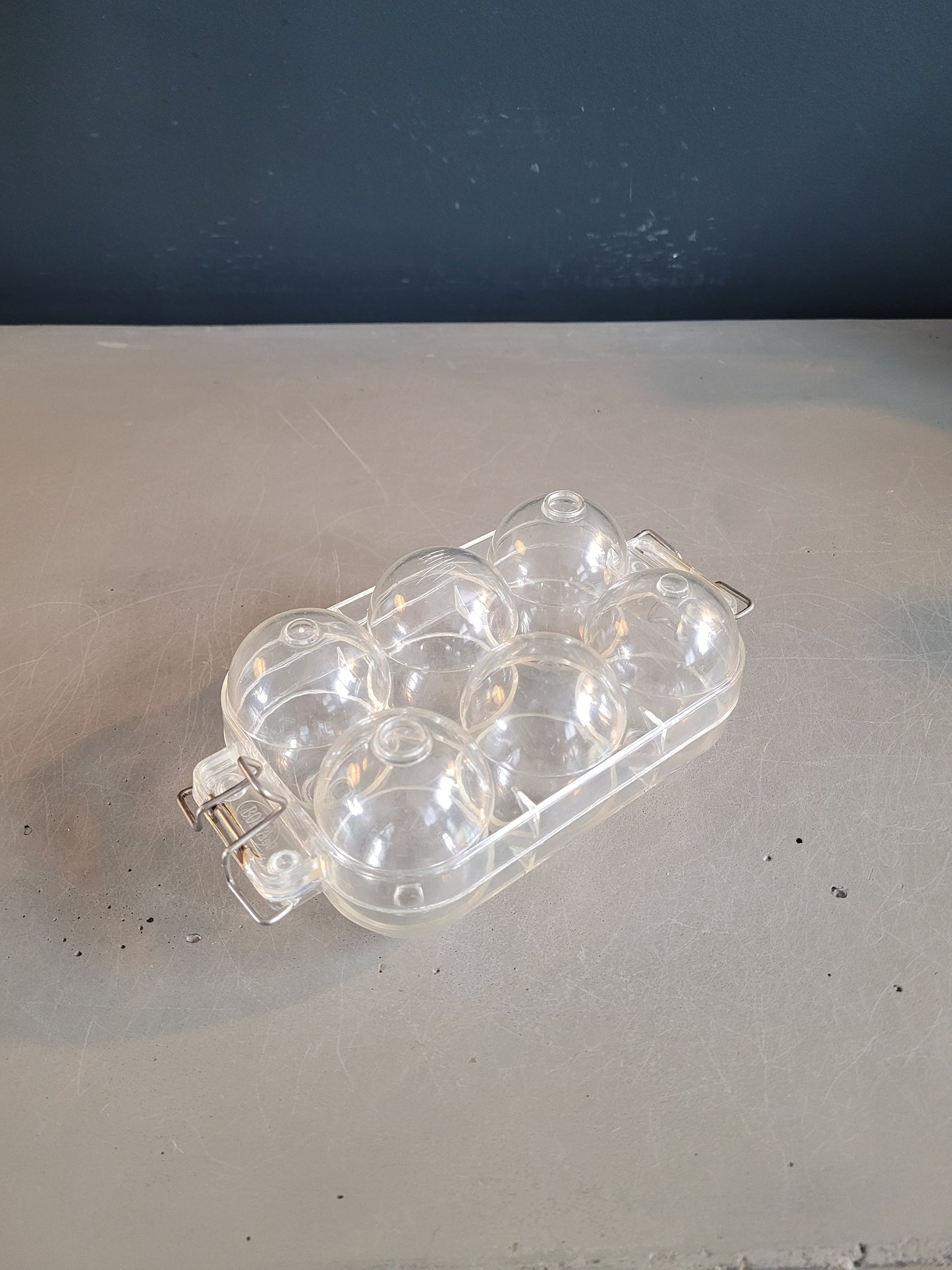 Boîte à œufs vintage Bolta en plexi - Ref 662