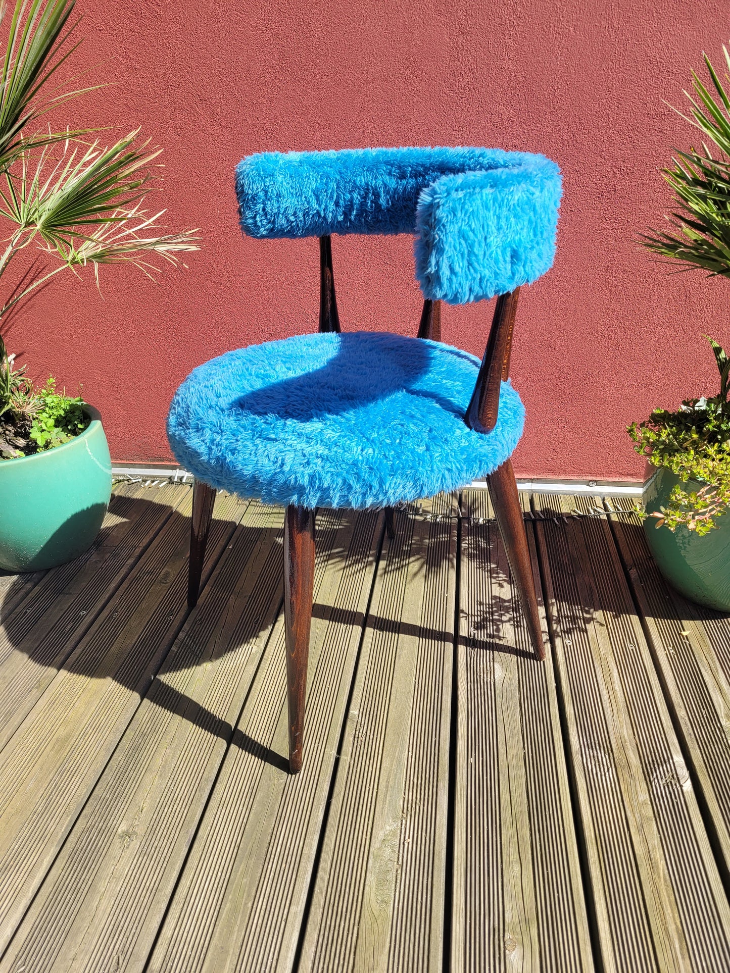 Chaise moumoute bleue vintage - Ref 551