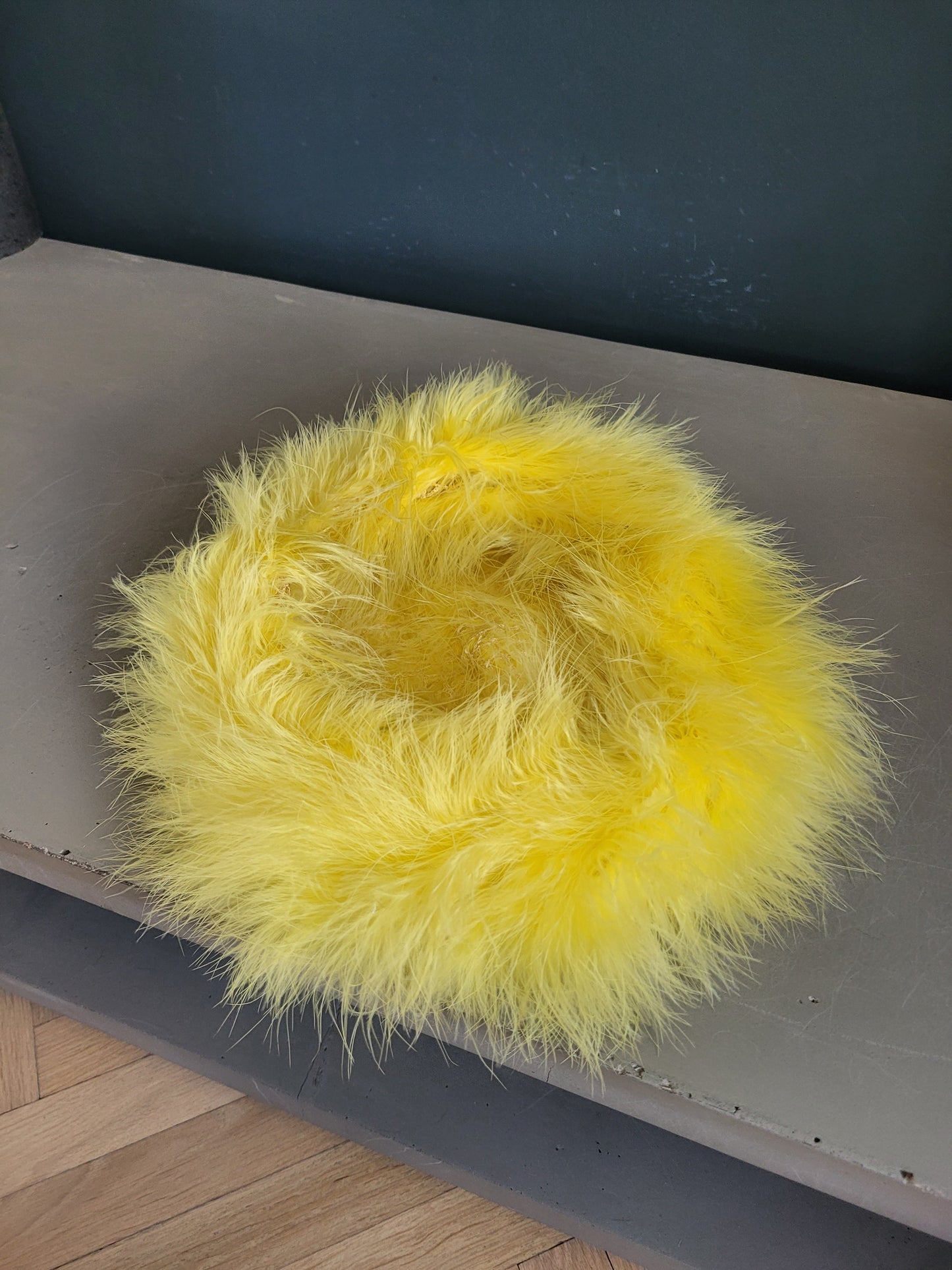 Chapeau / bonnet / perruque en plumes véritables - Ref 554