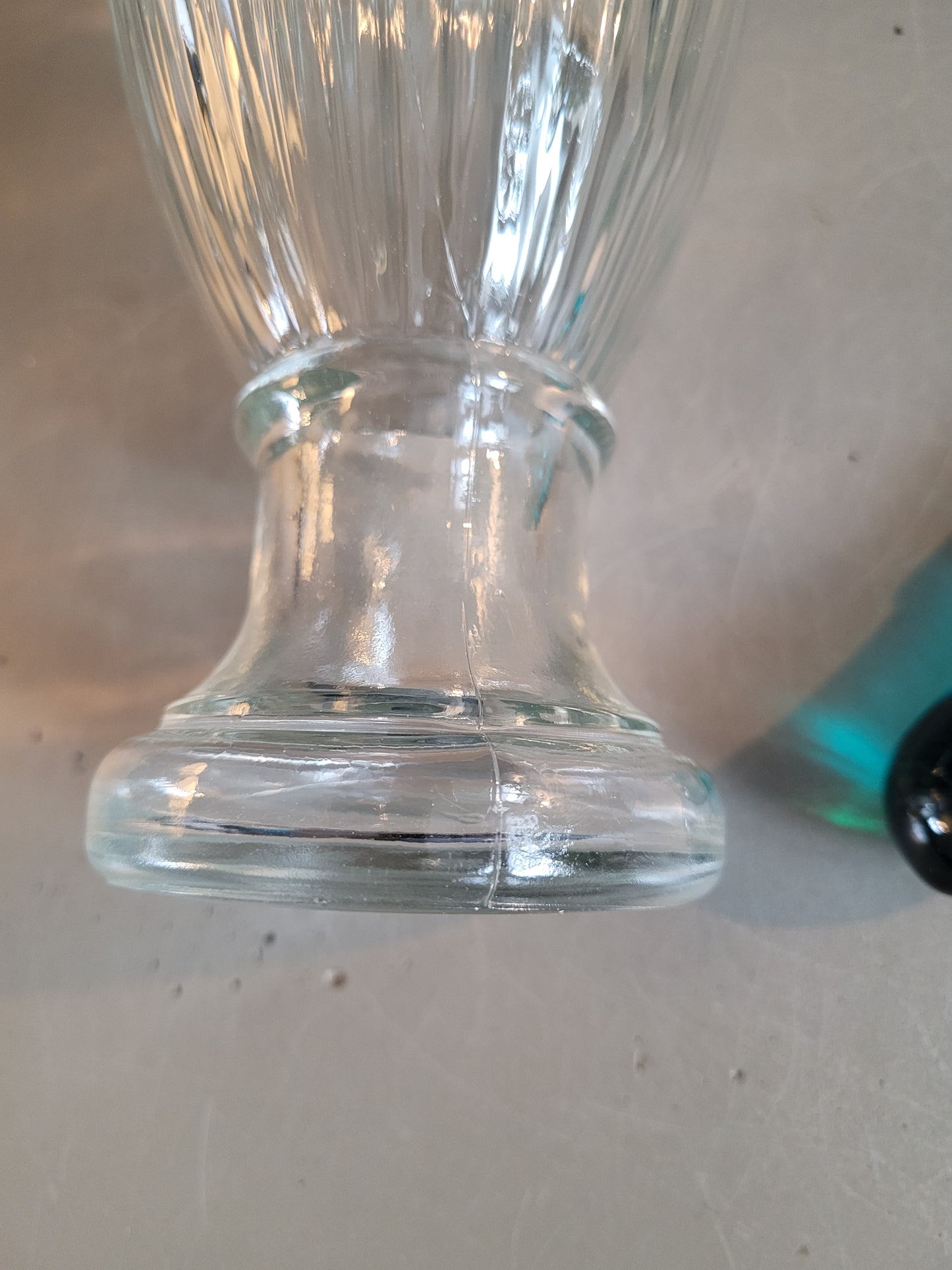 Aiguière en verre moulé - Ref 579