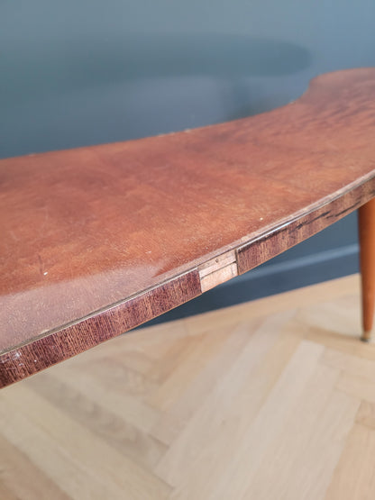 Table basse haricot années 50 en loupe d'orme - Ref 637