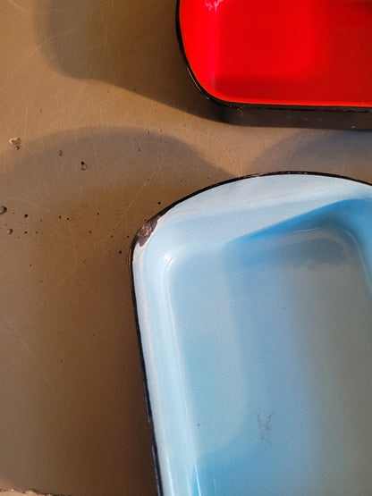 Lot de 4 raviers / plats en fonte émaillée- Ref 735