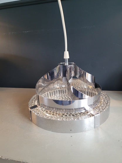 Suspension space-age en plastique bulle et aluminium - Ref 978