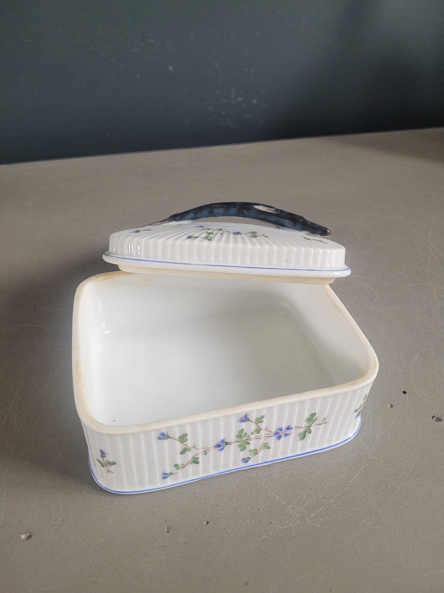Boîte sardine en porcelaine de Mehun - Ref 441