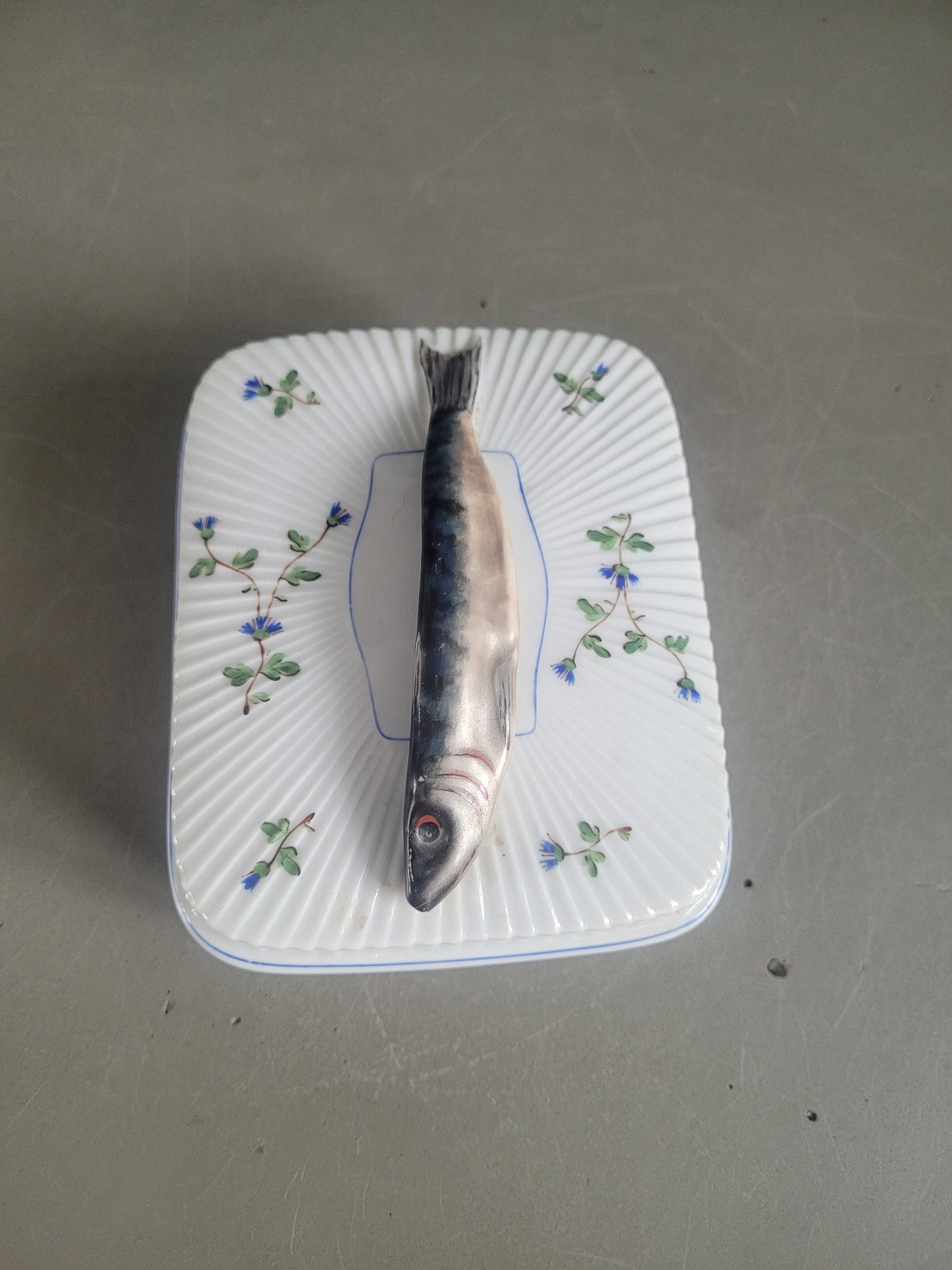 Boîte sardine en porcelaine de Mehun - Ref 441