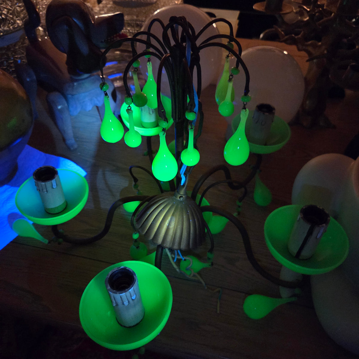 Lustre italien 5 feux en verre opalin vert à l'uranium - ouraline - Ref 1424