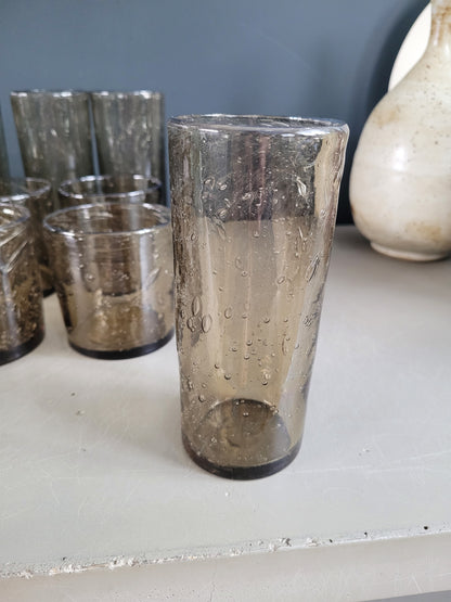 Serie de 10 verres en verre bullé fumé - Ref 499