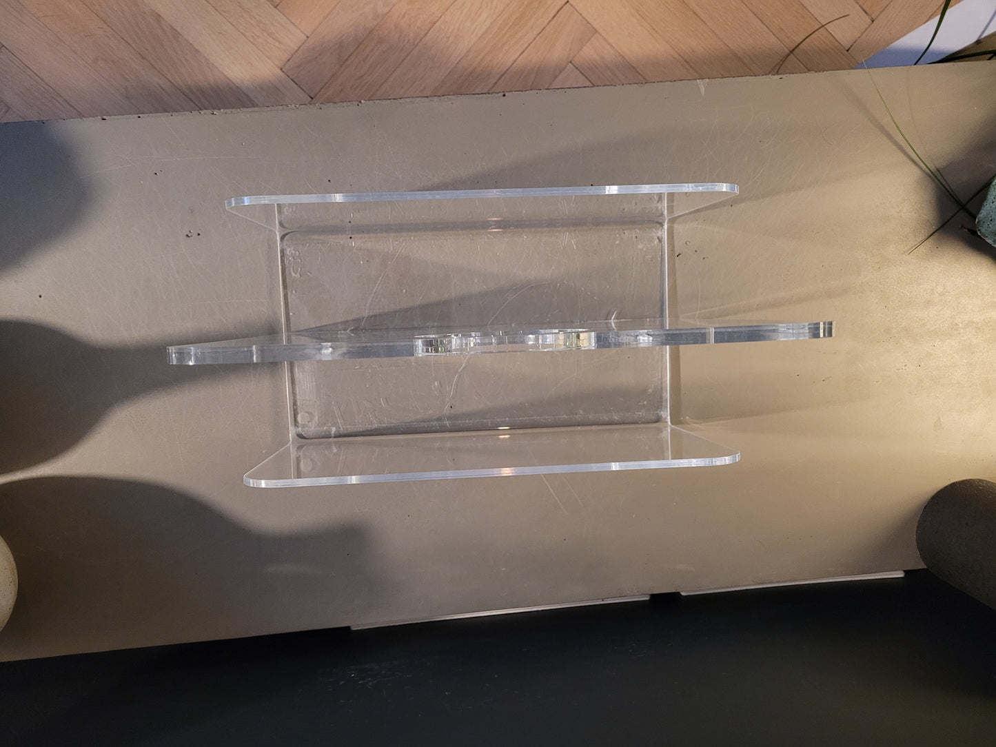 Porte-revues en plexiglass des années 70 - Ref 625