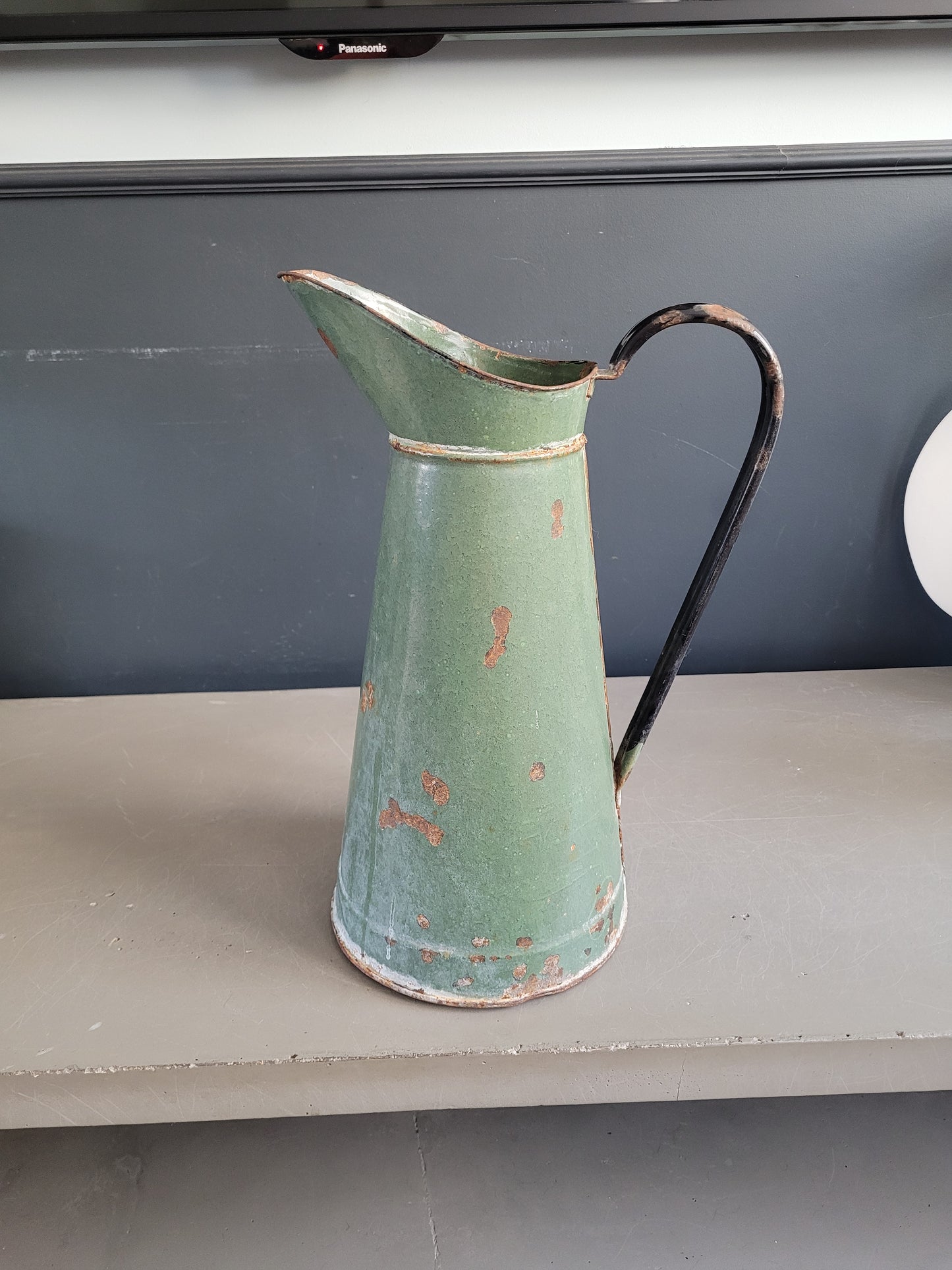 Broc à eau ancien en tôle émaillée - Ref 1045