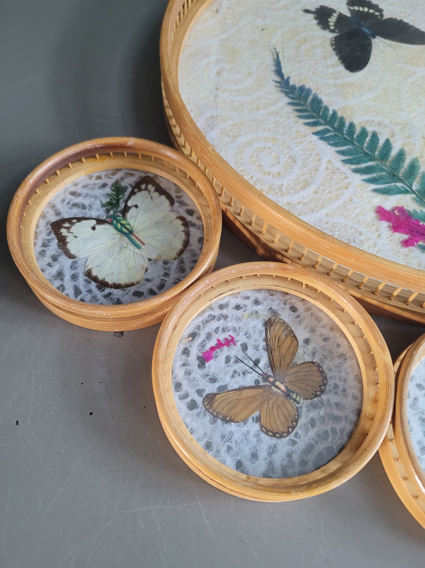 Plateau et 6 sous-verres papillons vintages en bambou - Ref 465