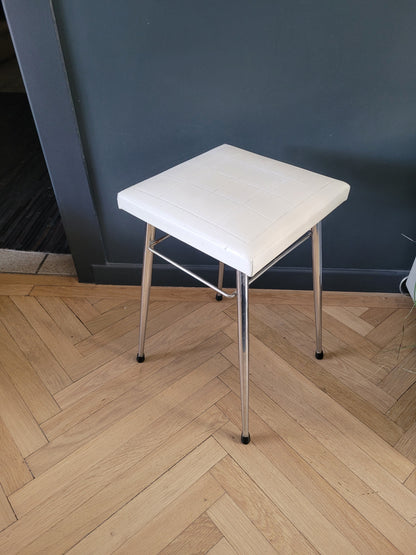 Tabouret vintage en Skaï et chrome- Ref 1017