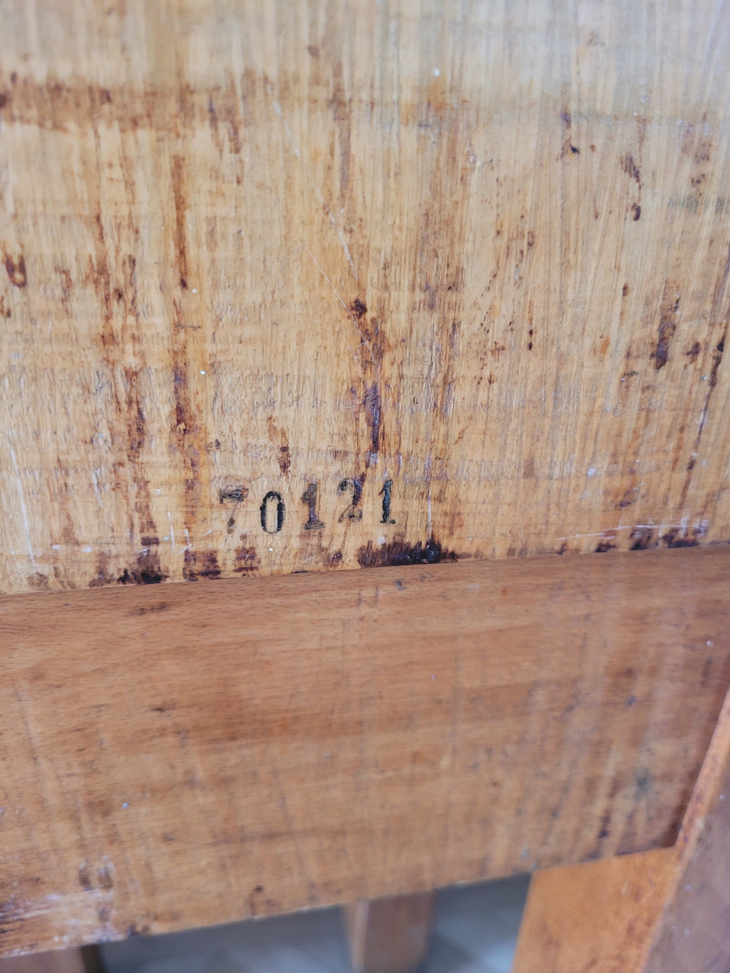 Authentique billot de boucher sur pieds - Bois de bout - Ref 755