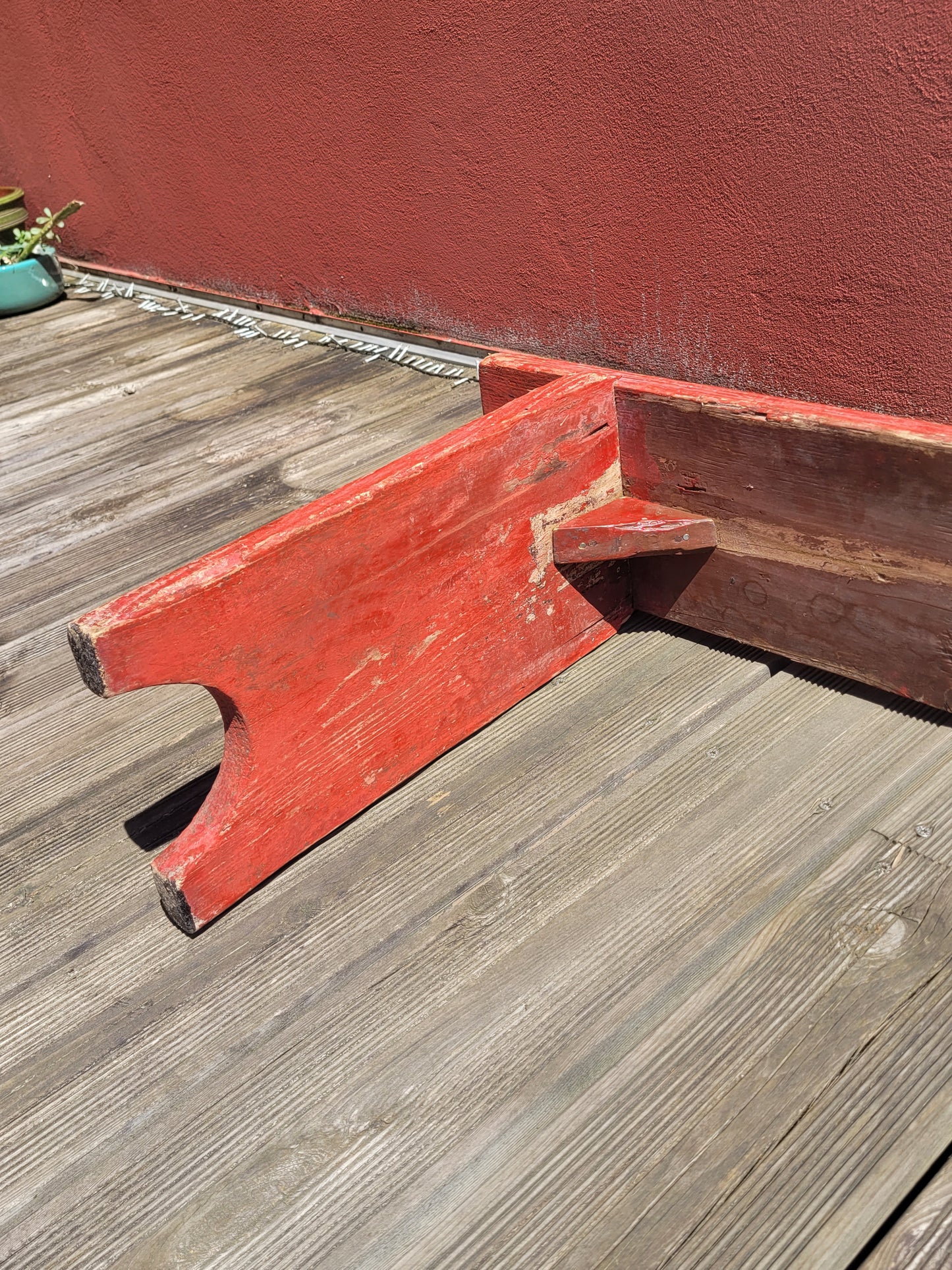 Banc ancien en bois peint en rouge - Ref 1261