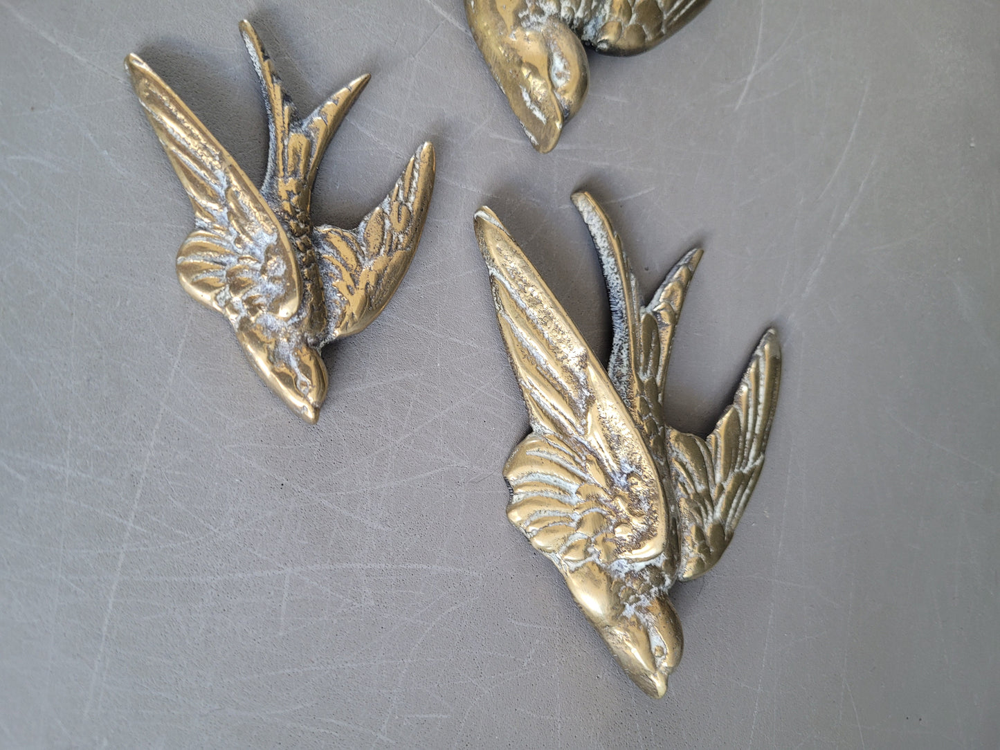 Envolée d'hirondelles anciennes en laiton massif - Ref 850