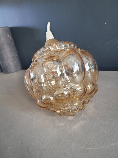 Suspension vintage en verre moulé ambré - Ref 888