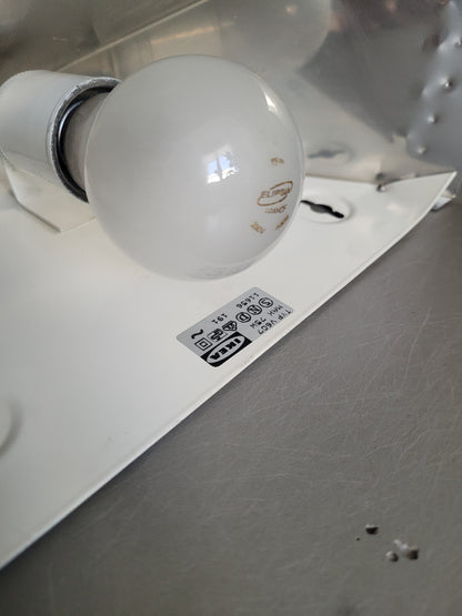 Applique triangulaire Ikea vintage en aluminium - Ref 304