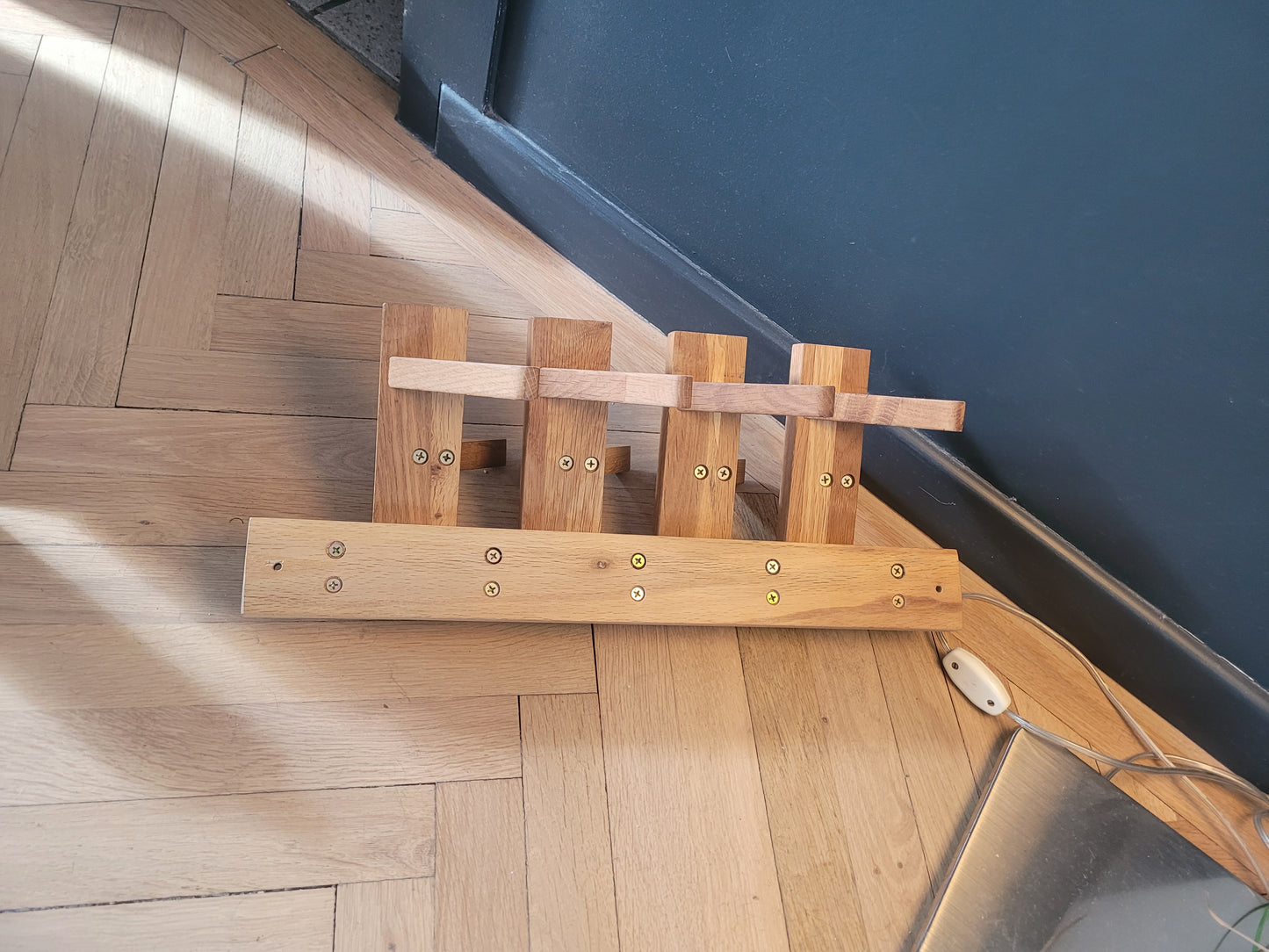 Porte-manteaux mural vertical articulé - Ref 751