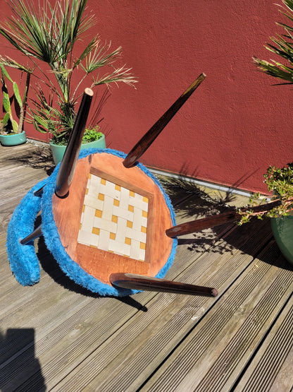 Chaise moumoute bleue vintage - Ref 551