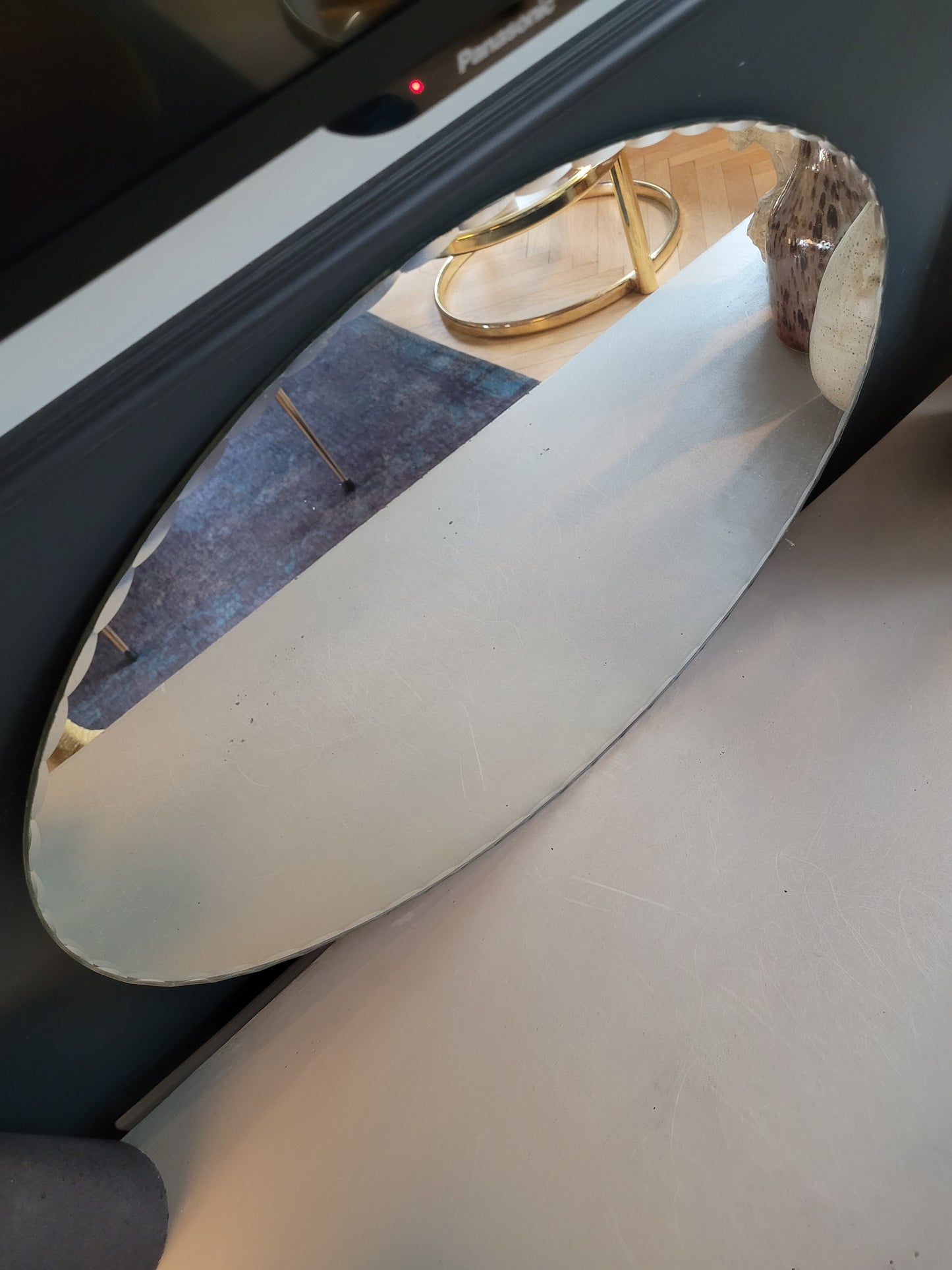 Miroir ovale ancien à bords ciselés - Ref 695