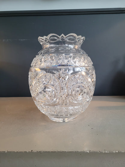 Grand vase boule en cristal ciselé - Ref 973