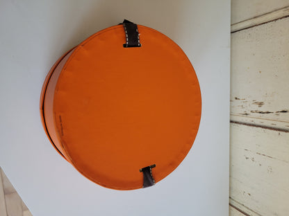 Carré plissé Hermès Gloria Soli par J. Metz - Ref 907