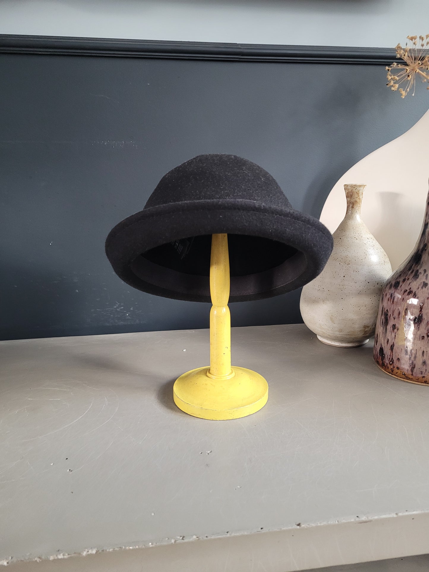 Porte-chapeaux en bois peint vintage - Ref 866