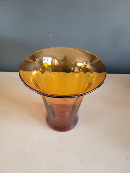 Vase en verre ambré évasé- Ref 790
