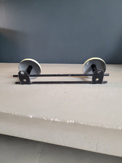 Porte-manteau mural 2 patères années 60 jaune - Ref 289