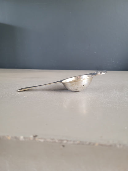 Passe-thé, infuseur en métal argenté- Ref 454