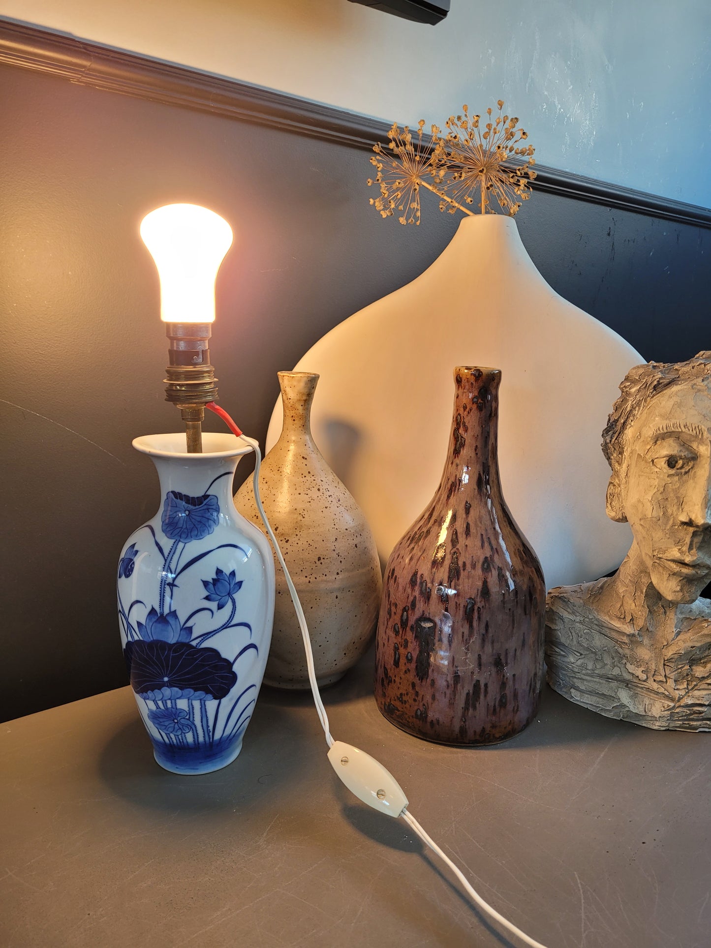 Pied de lampe asiatique en porcelaine peinte à la main - Ref 1106