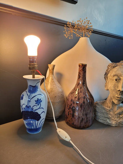 Pied de lampe asiatique en porcelaine peinte à la main - Ref 1106