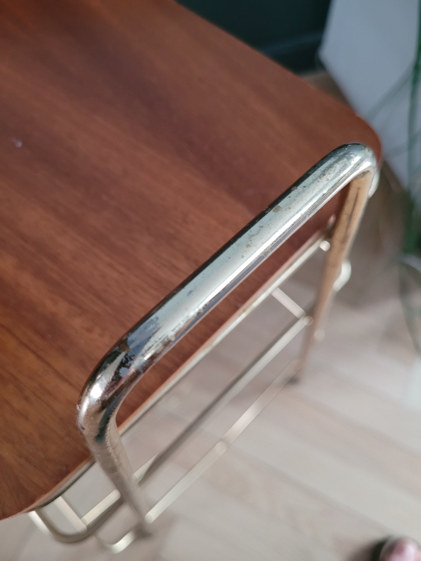 Bout de canapé- porte-revues en fil doré vintage - Ref 826